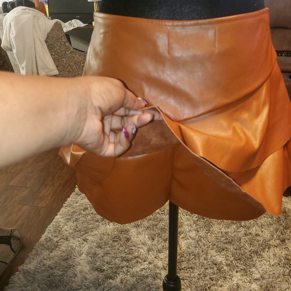 Leather skort - Picture 2 of 3